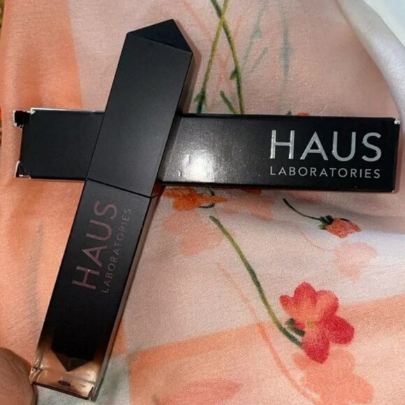 HAUS LABORATORIES Lady Gaga: GLAM ATTACK LIQUID EYESHADOW Chained Ballerina Gray - Picture 3 of 3